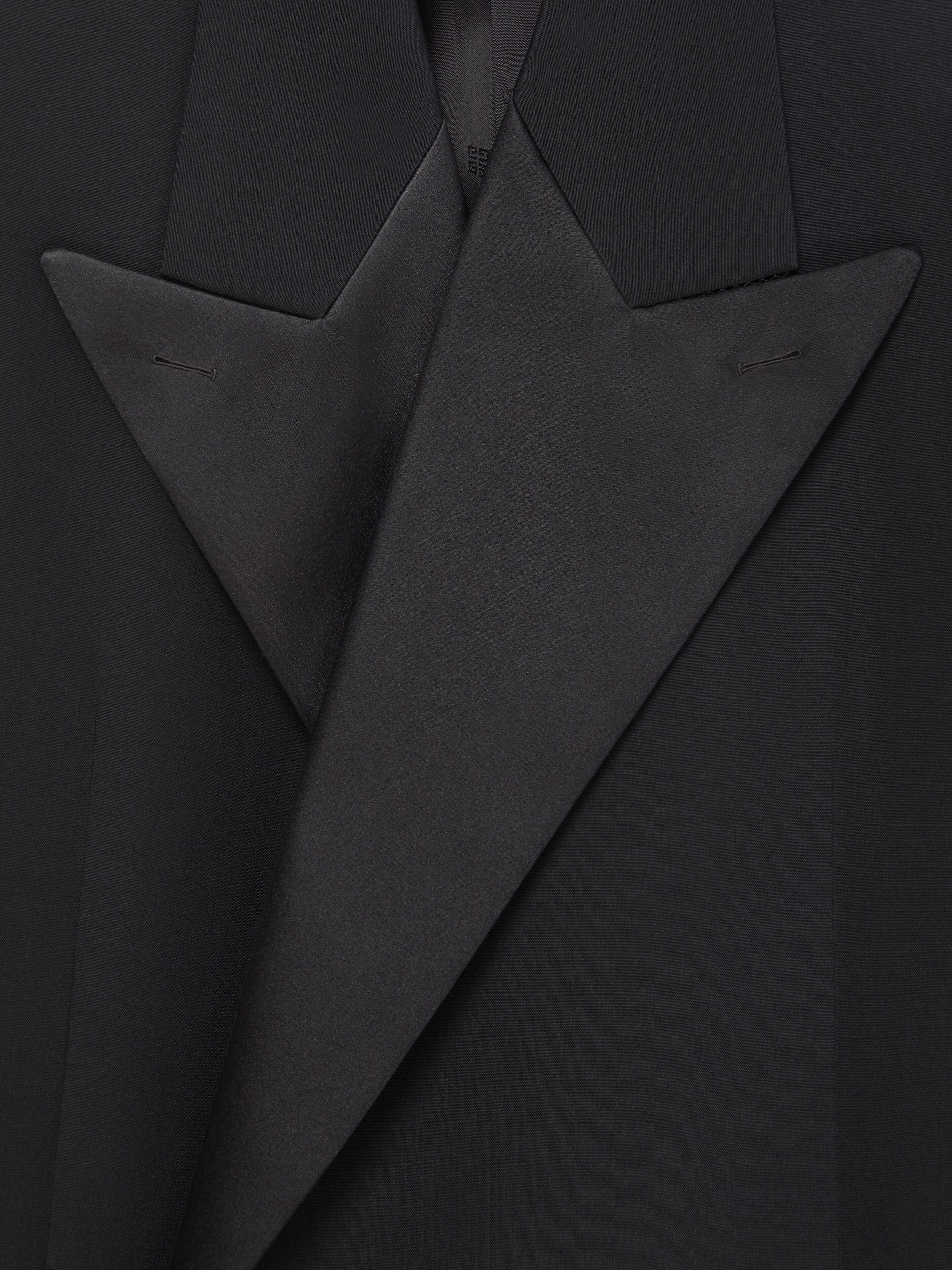GIVENCHY MEN'S BLACK OVERSIZED JACKET WITH SATIN LAPEL
