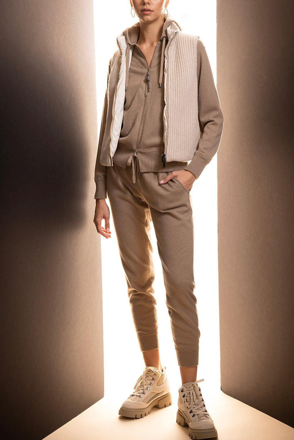 BRUNELLO CUCINELLI WOMEN'S TAUPE WOOL JOGGER TROUSERS