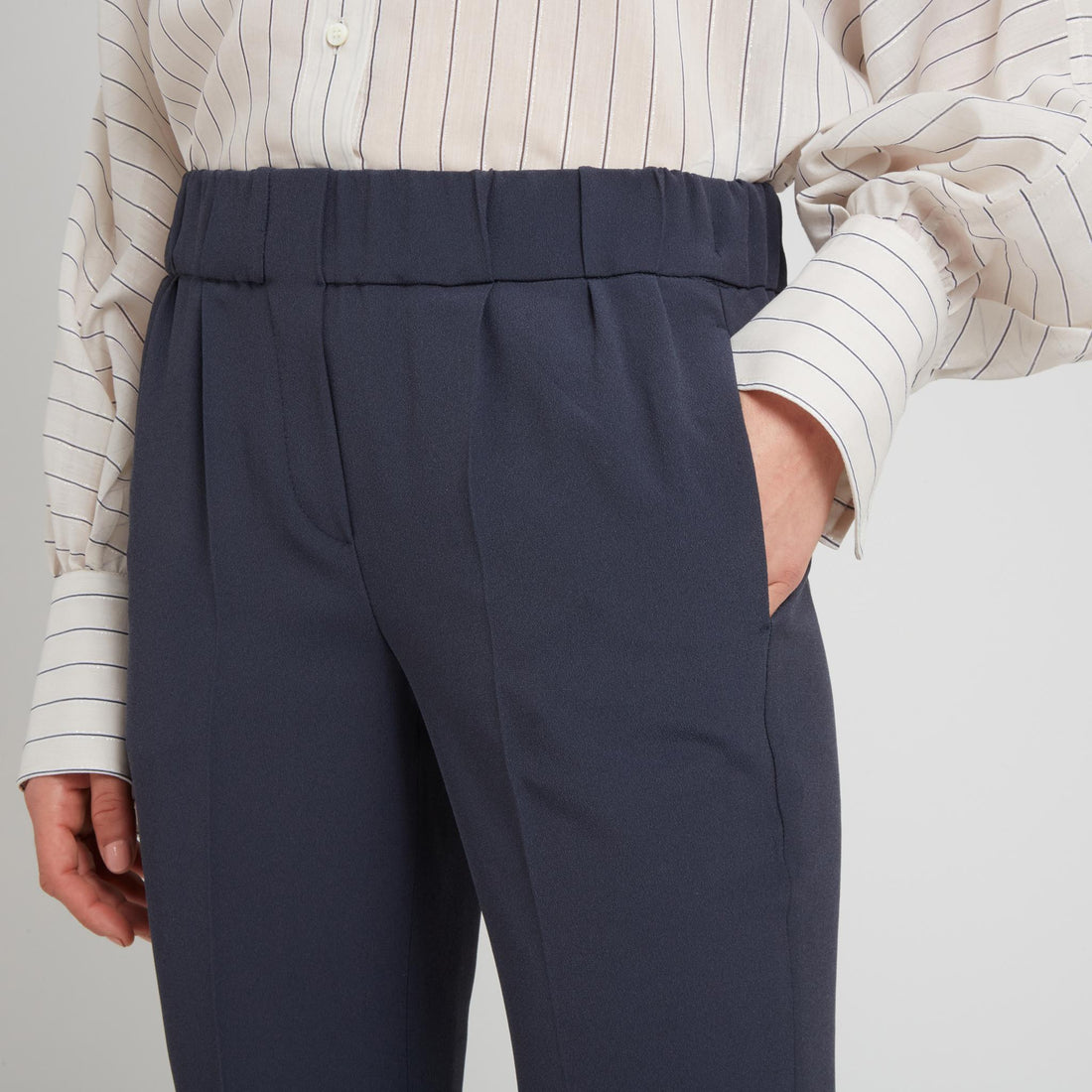 BRUNELLO CUCINELLI WOMEN'S NAVY TAILORED TROUSERS WITH PLEATS