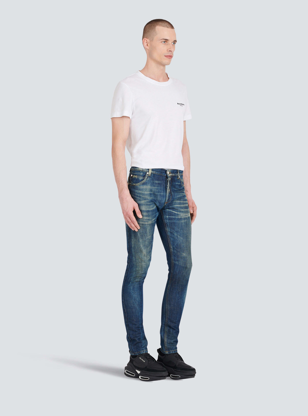 BALMAIN MEN'S BLUE STONEWASH SLIM JEANS