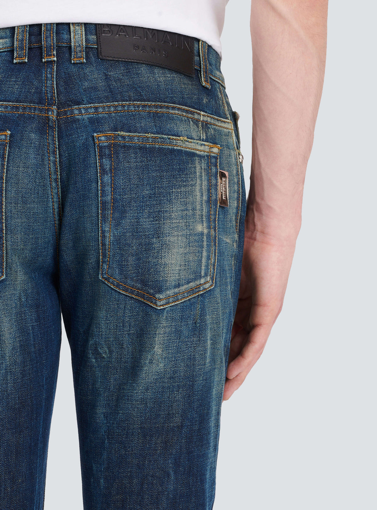 BALMAIN MEN'S BLUE STONEWASH SLIM JEANS