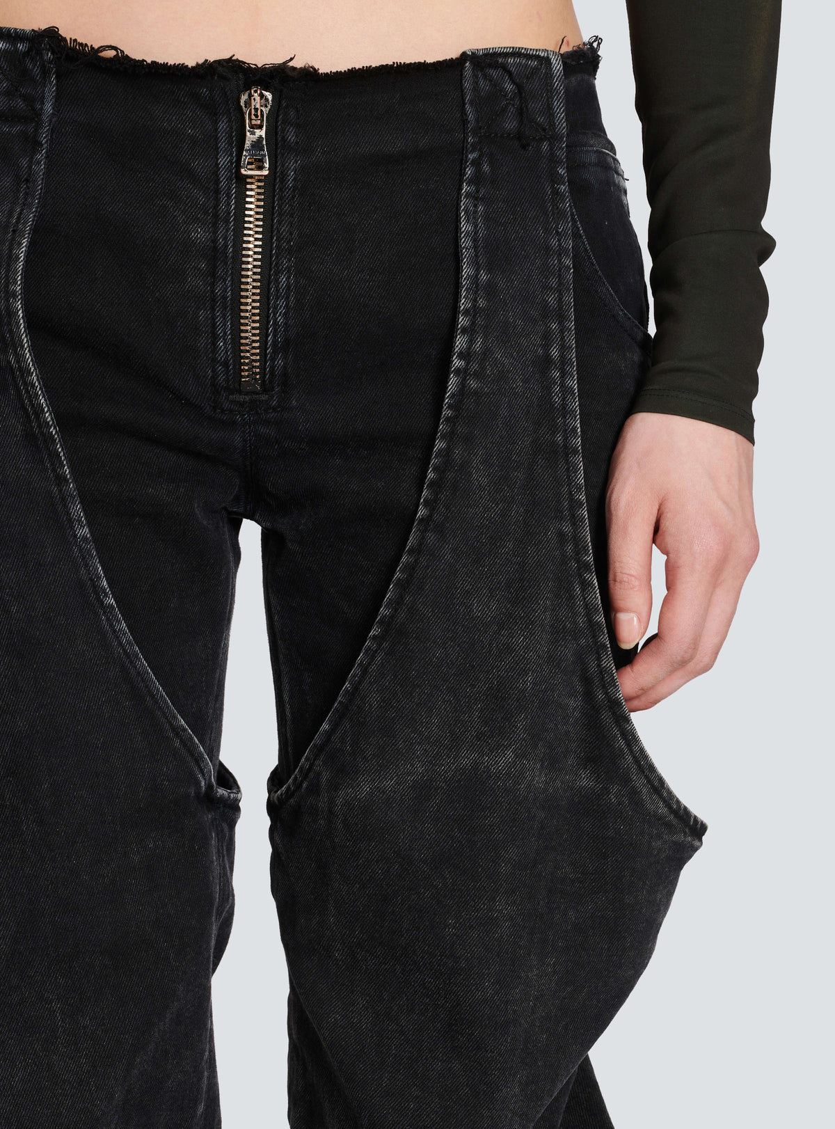 BALMAIN WOMEN'S BLACK ACID WASH GARTER CUT JEANS