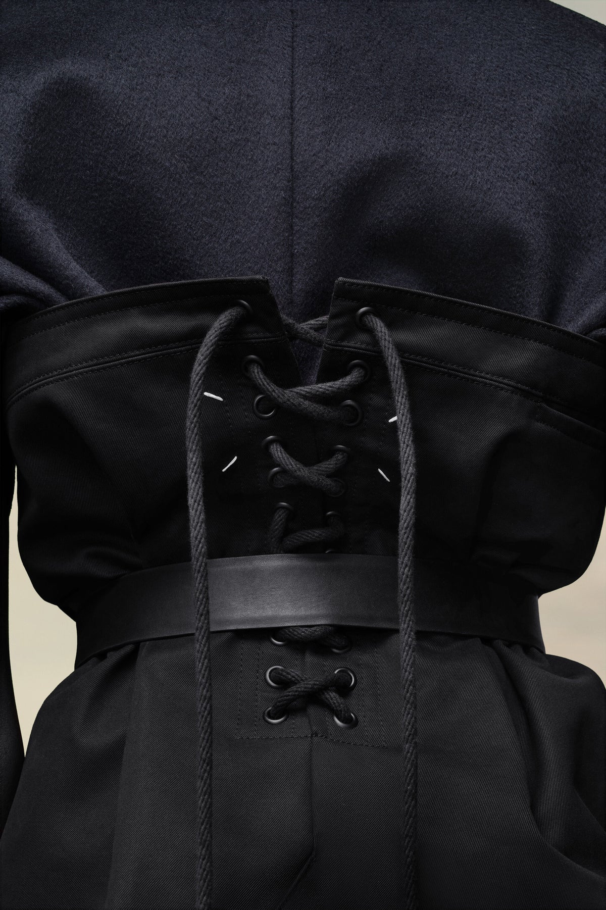MAISON MARGIELA WOMEN'S BLACK STRUCTURED CORSET SKIRT