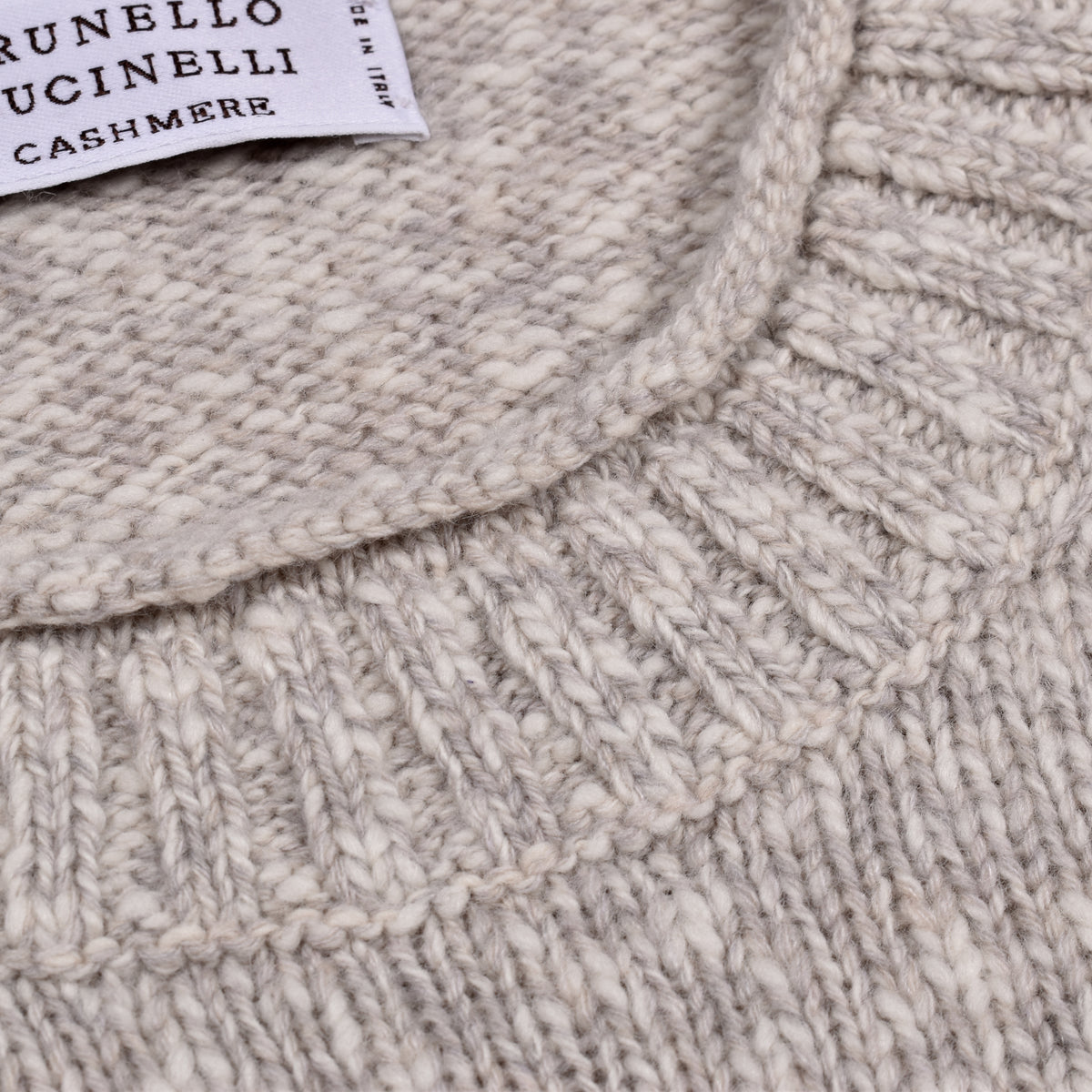 BRUNELLO CUCINELLI MEN'S LIGHT GREY CASHMERE SWEATER