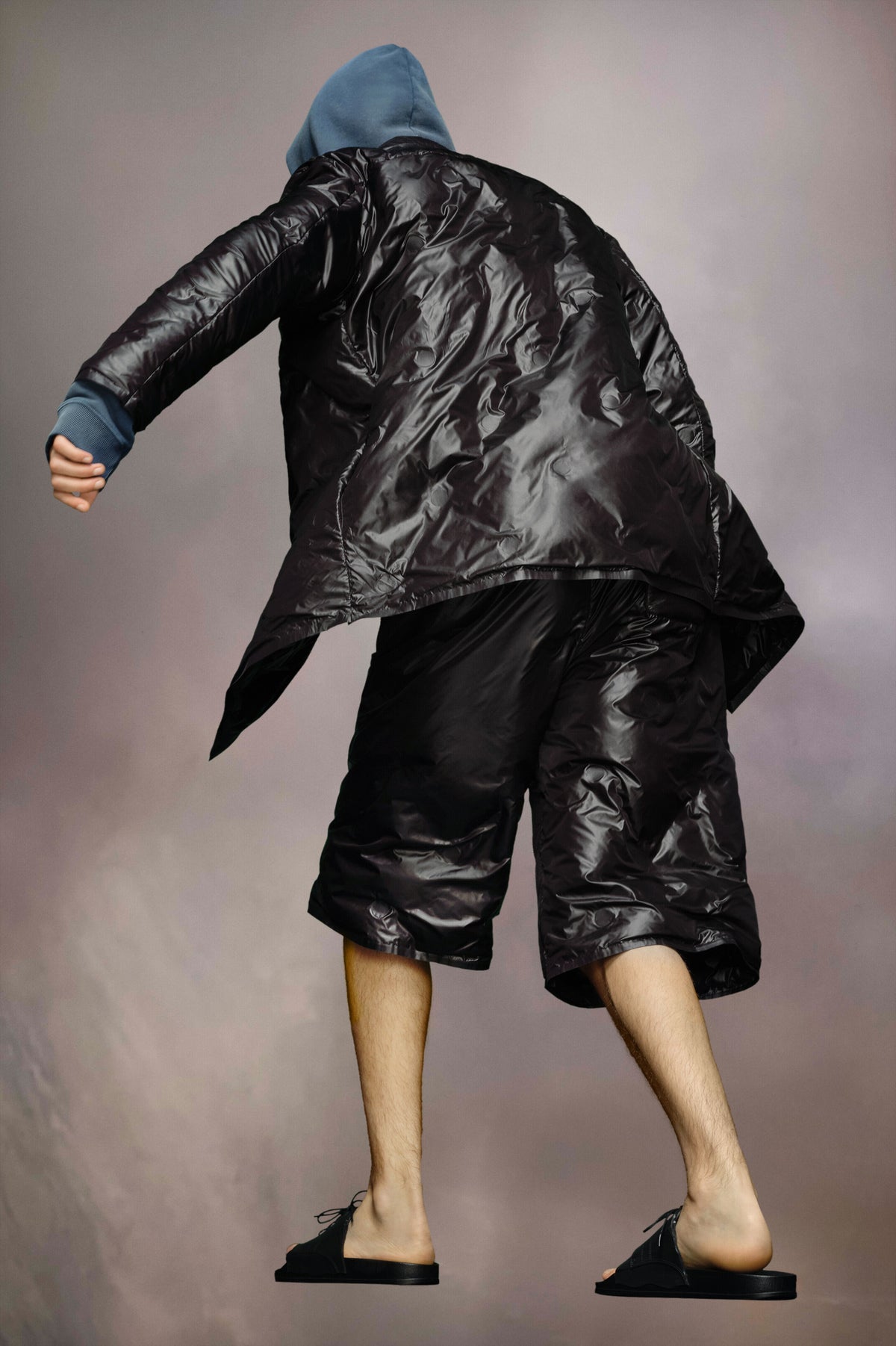 MAISON MARGIELA MEN'S BLACK QUILTED COAT