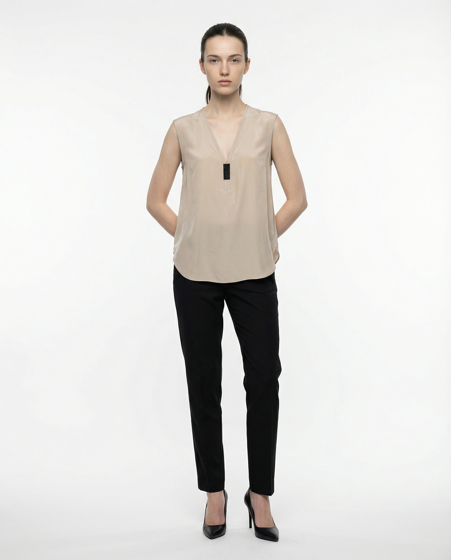 BRUNELLO CUCINELLI WOMEN'S SAND SILK SLEEVELESS BLOUSE