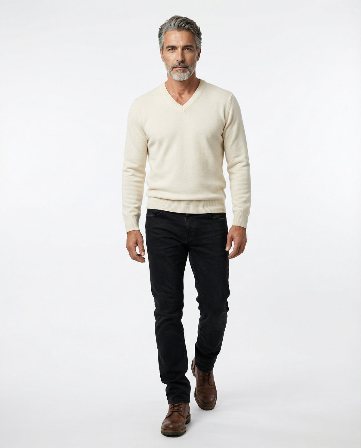 BRUNELLO CUCINELLI MEN'S IVORY CASHMERE V NECK SWEATER