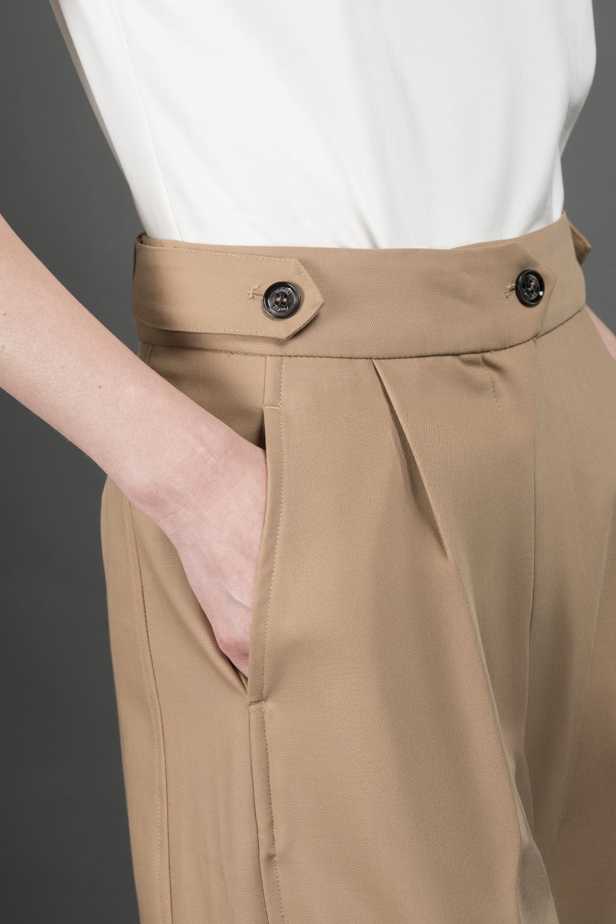 MOORER WOMEN'S PANTS NWT