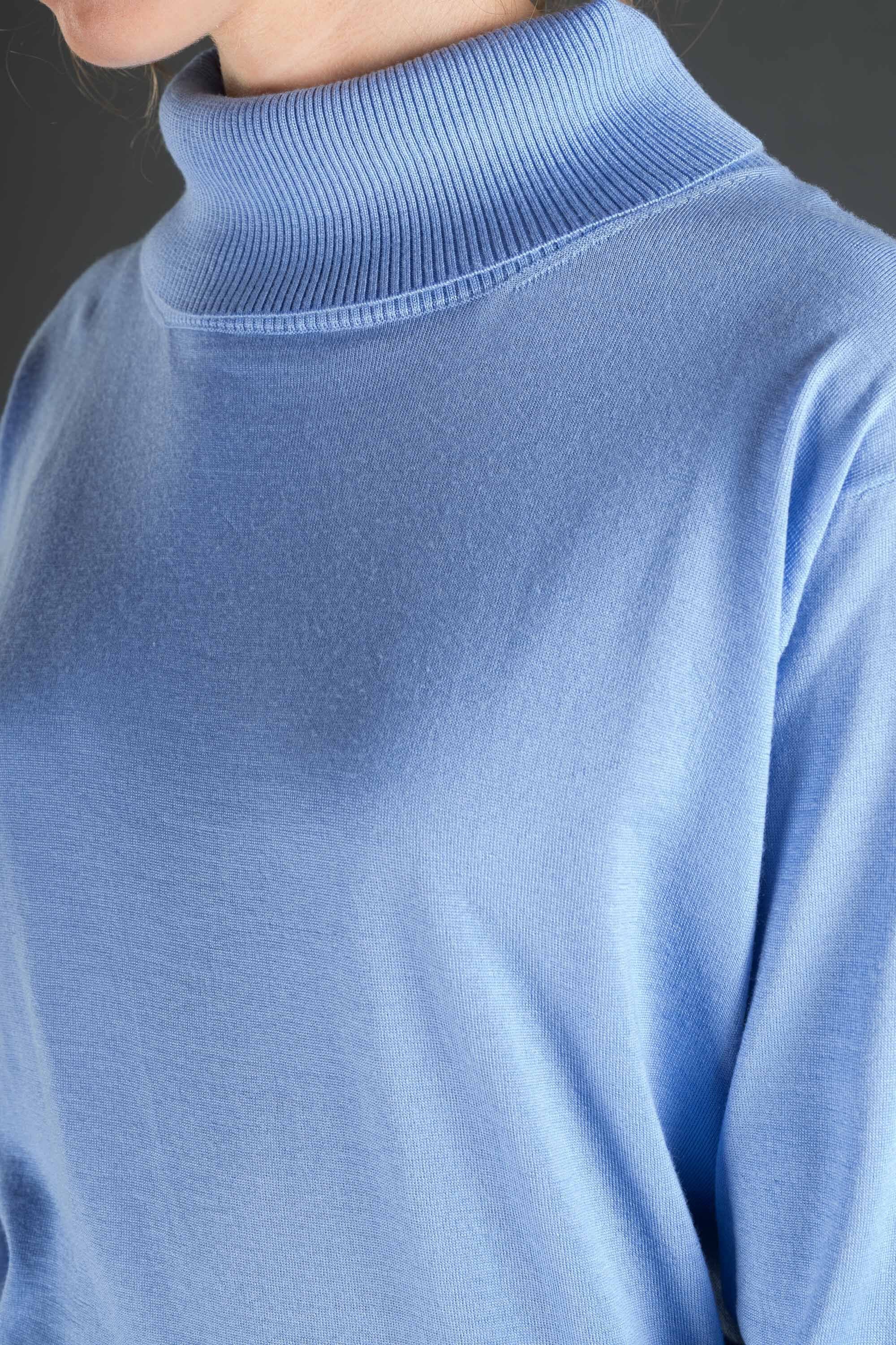 MOORER WOMEN'S LIGHT BLUE TURTLENECK SWEATER