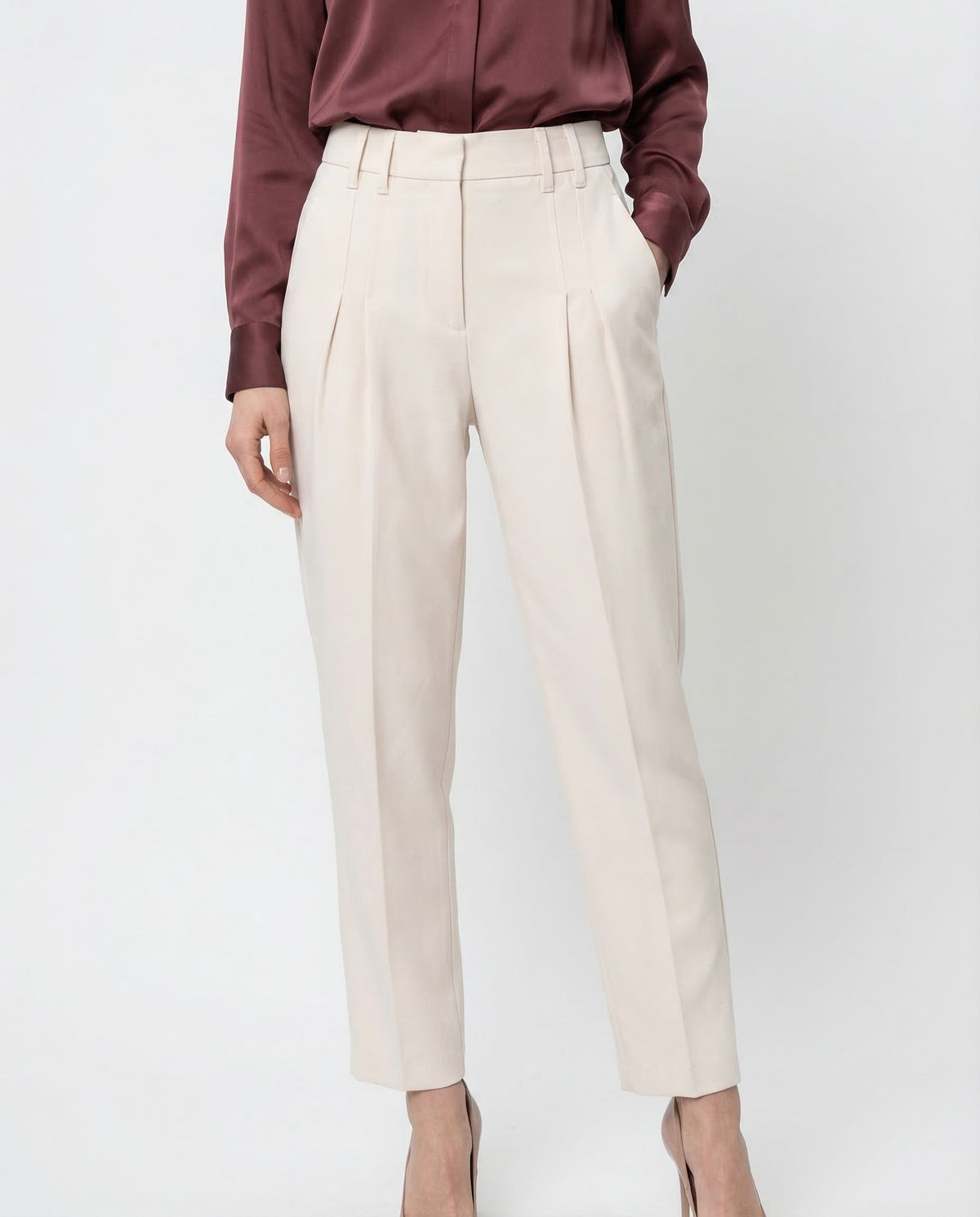 BRUNELLO CUCINELLI WOMEN'S LIGHT BEIGE TAPERED TROUSERS