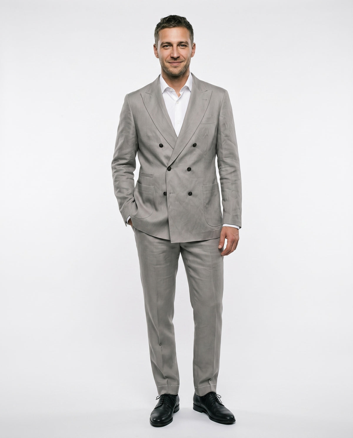 BRUNELLO CUCINELLI MEN'S LIGHT GREY SILK LINEN SUIT