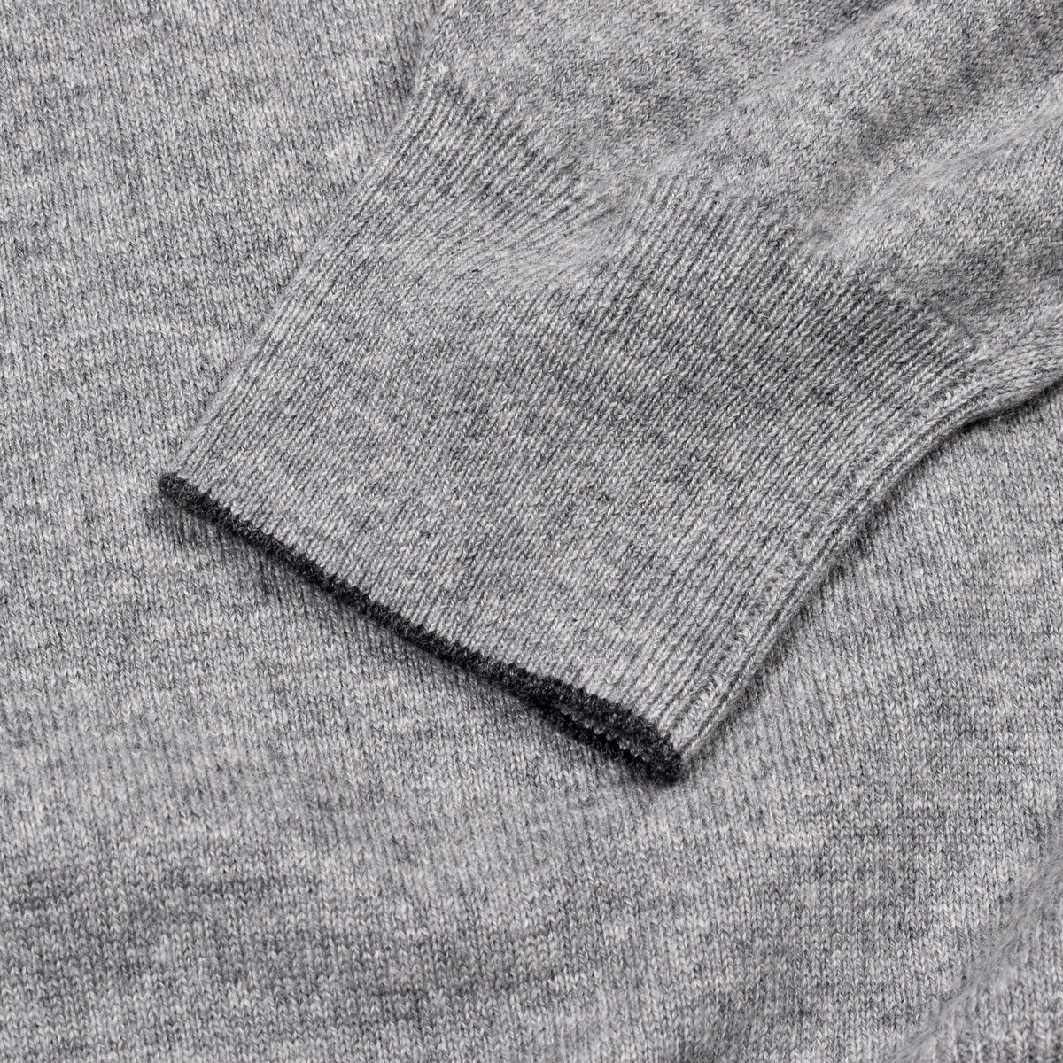 BRUNELLO CUCINELLI MEN'S GRAY CASHMERE VNECK SWEATER