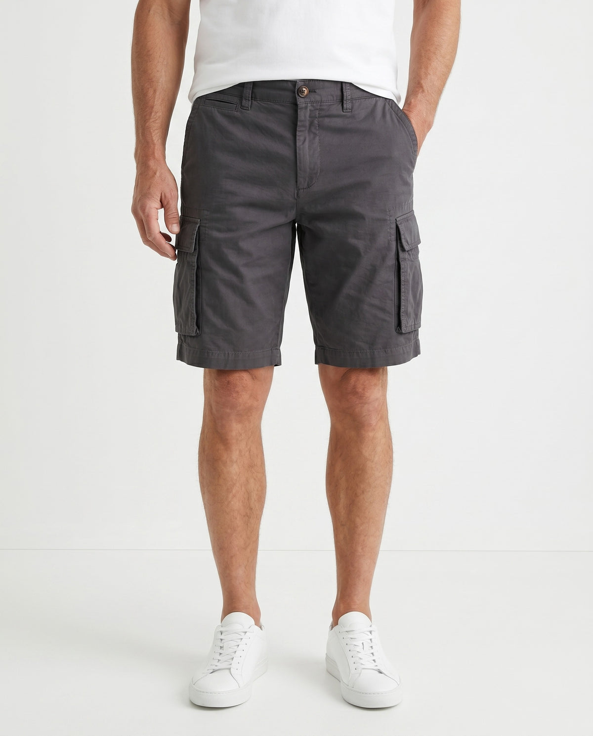 BRUNELLO CUCINELLI MEN'S DARK GREY LINEN BLEND SHORTS