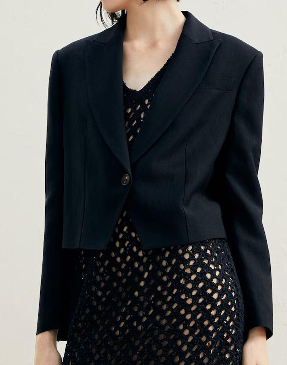 BRUNELLO CUCINELLI WOMEN'S BLACK CROPPED LINEN BLAZER