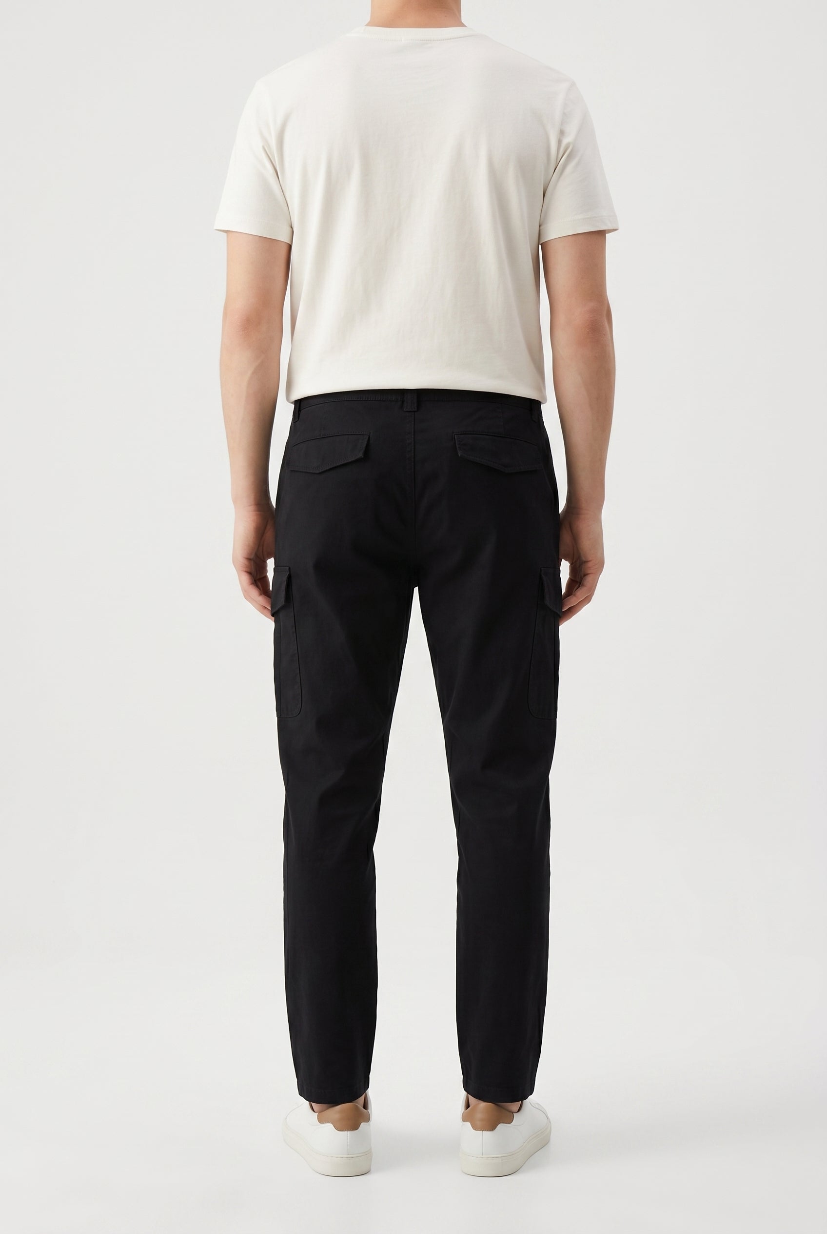 BRUNELLO CUCINELLI MEN'S BLACK COTTON CARGO TROUSERS