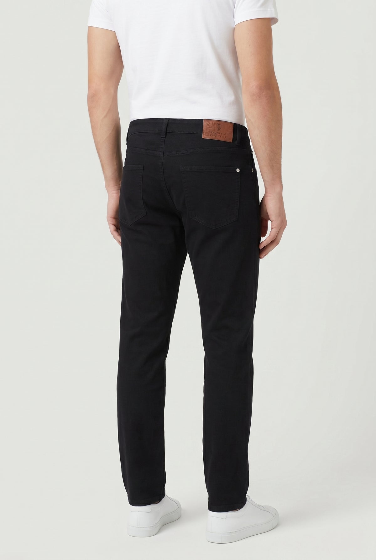 BRUNELLO CUCINELLI MEN'S BLACK LEISURE FIT TROUSERS