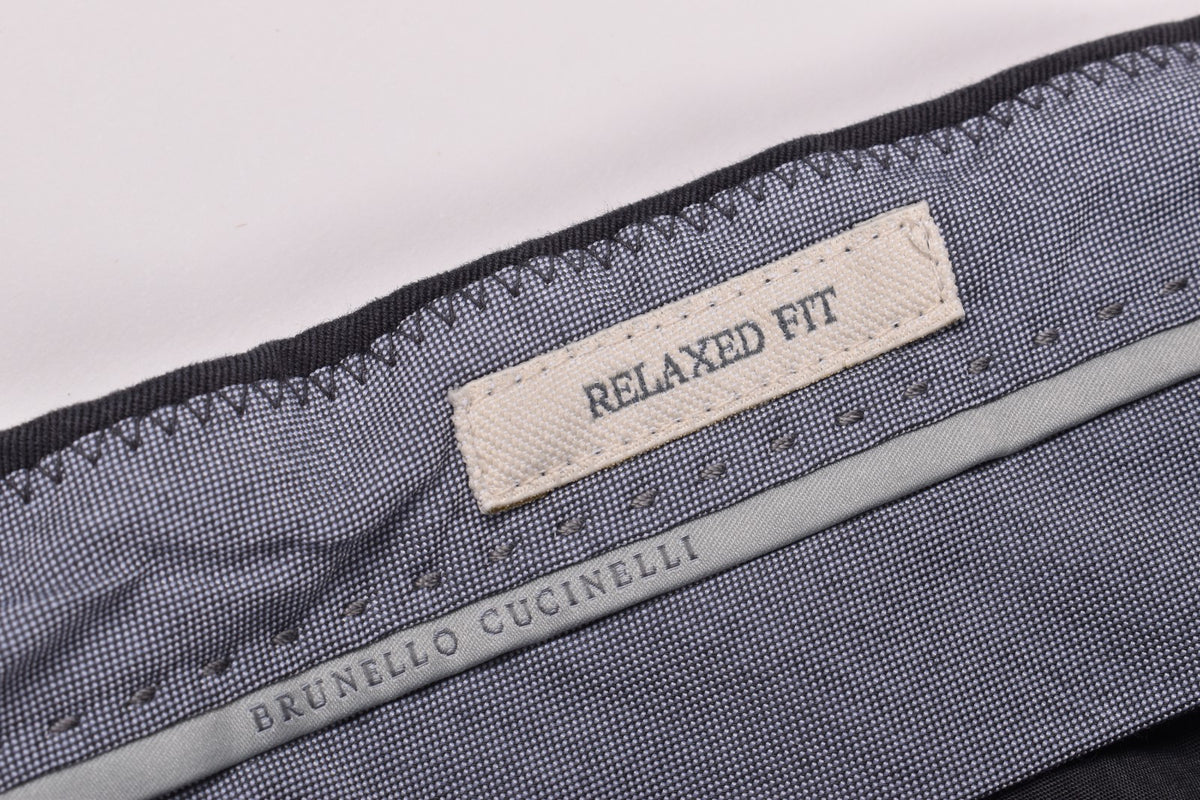 BRUNELLO CUCINELLI MEN'S DARK GREY PLEATED TROUSERS