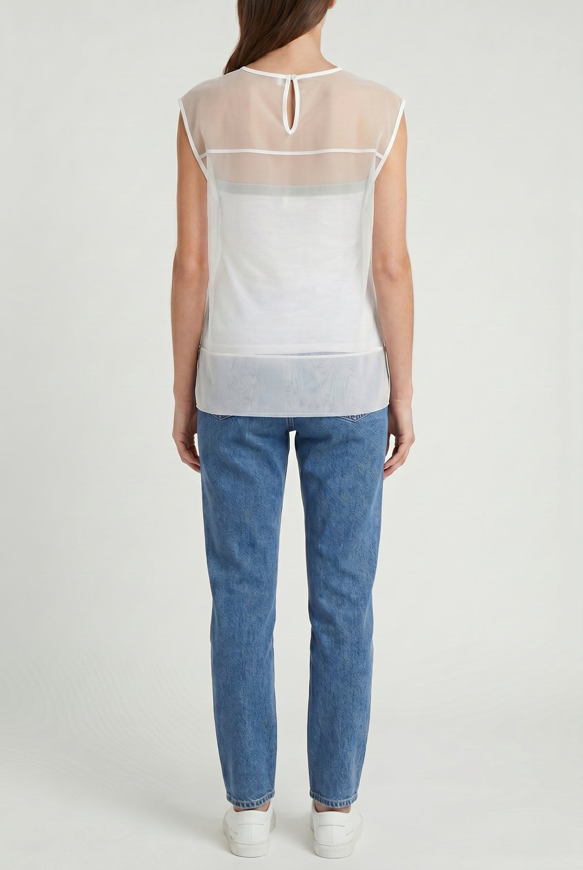 BRUNELLO CUCINELLI WOMEN'S OFF WHITE SILK SLEEVELESS SHIRT