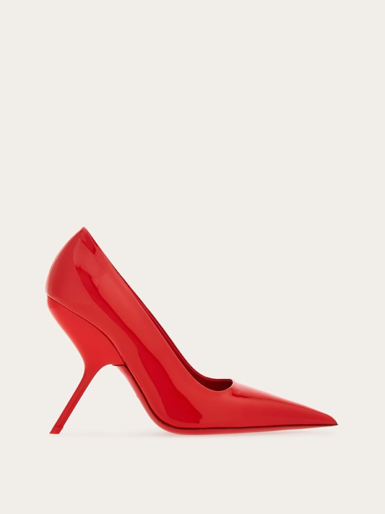 FERRAGAMO WOMEN'S RED PATENT LEATHER PUMPS