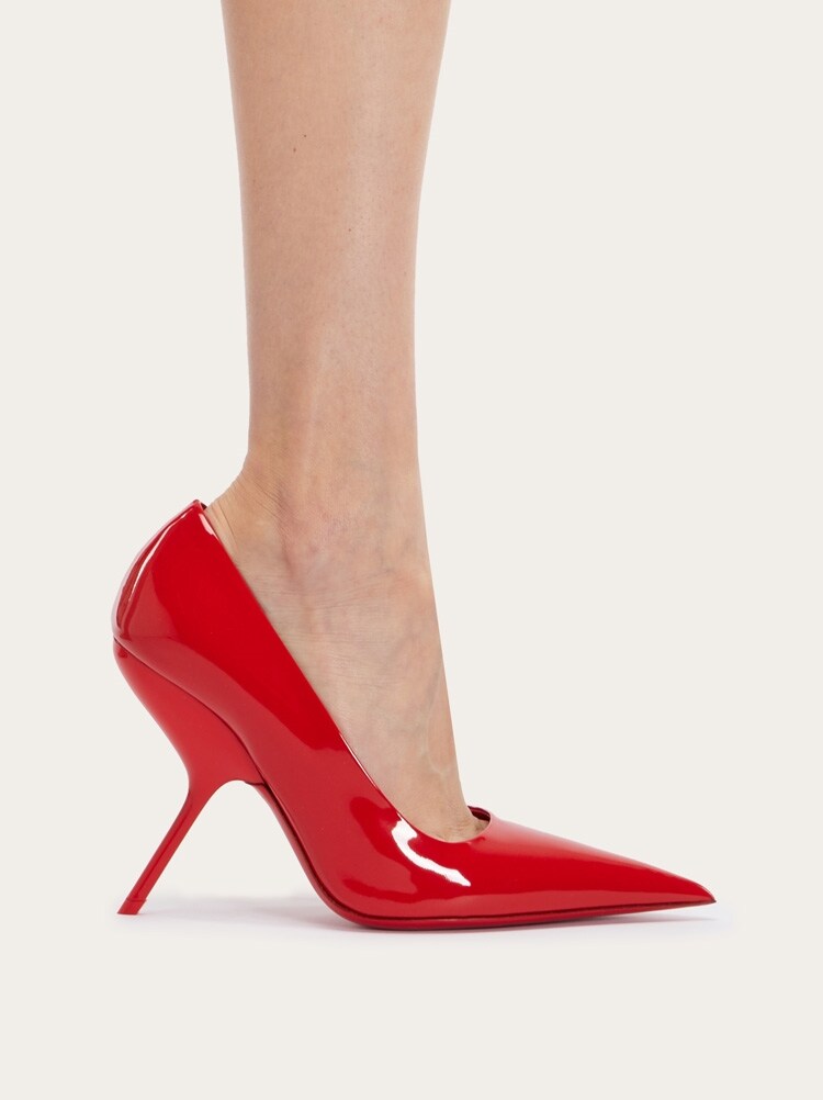 FERRAGAMO WOMEN'S RED PATENT LEATHER PUMPS