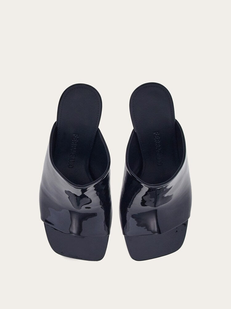FERRAGAMO WOMEN'S BLACK PATENT LEATHER MULES