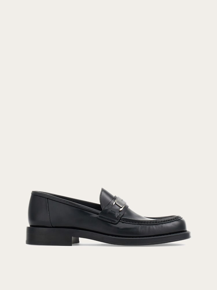 FERRAGAMO MEN'S BLACK CALF LEATHER LOAFERS