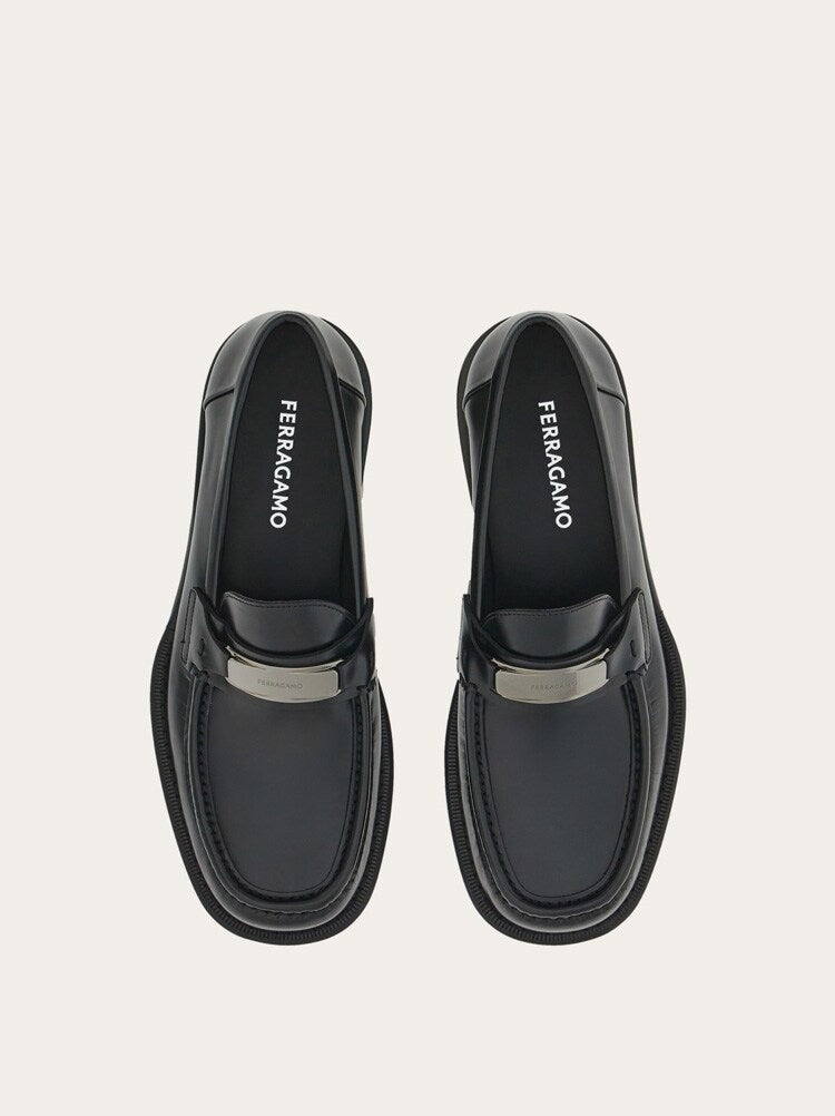 FERRAGAMO MEN'S BLACK CALF LEATHER LOAFERS