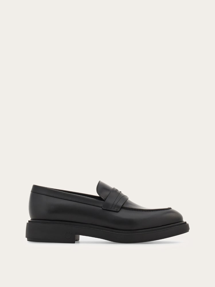 FERRAGAMO MEN'S BLACK CALF LEATHER LOAFERS