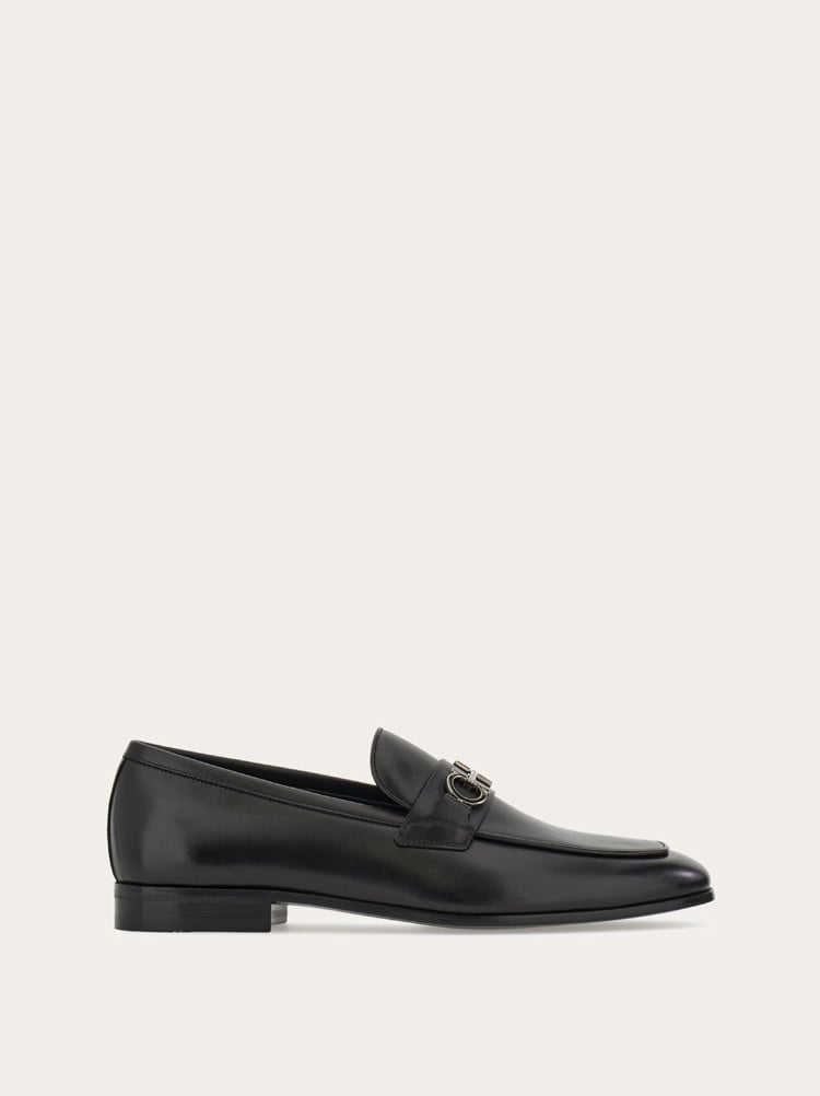 FERRAGAMO MEN'S BLACK CALF LEATHER LOAFERS