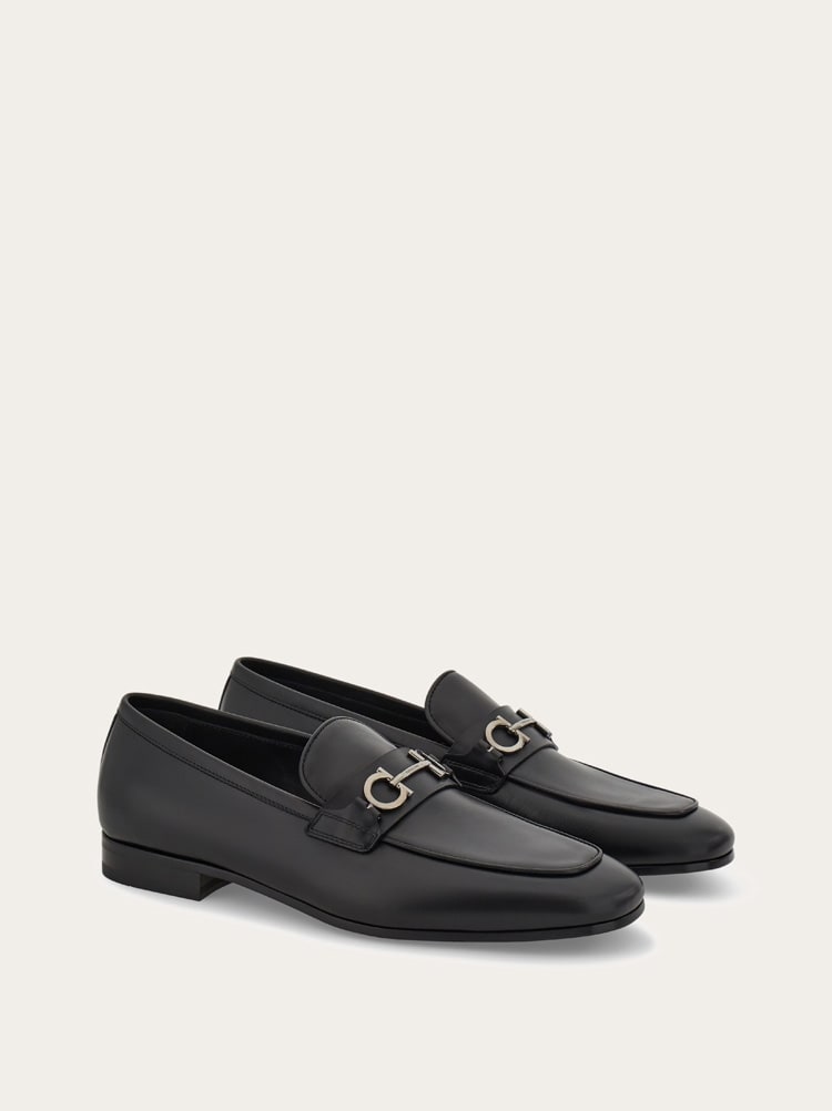 FERRAGAMO MEN'S BLACK CALF LEATHER LOAFERS