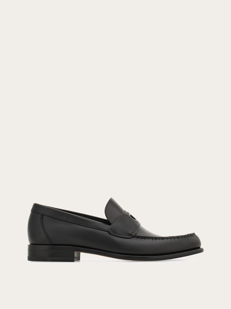 FERRAGAMO MEN'S BLACK CALF LEATHER LOAFERS