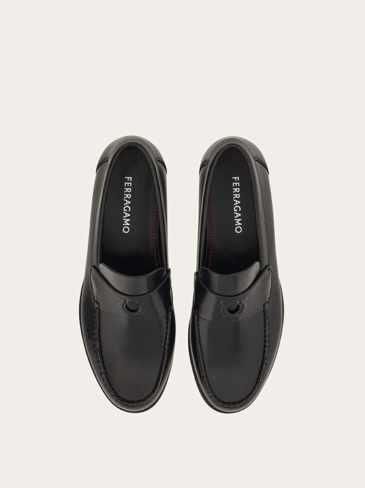 FERRAGAMO MEN'S BLACK CALF LEATHER LOAFERS