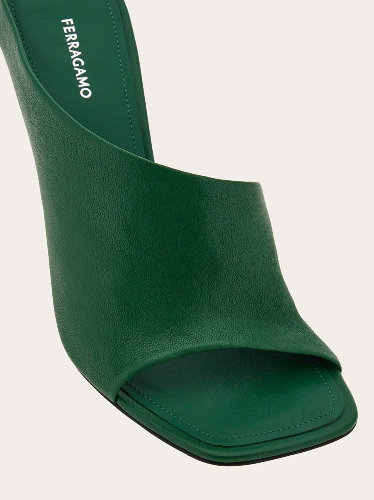FERRAGAMO WOMEN'S SHOE NWT