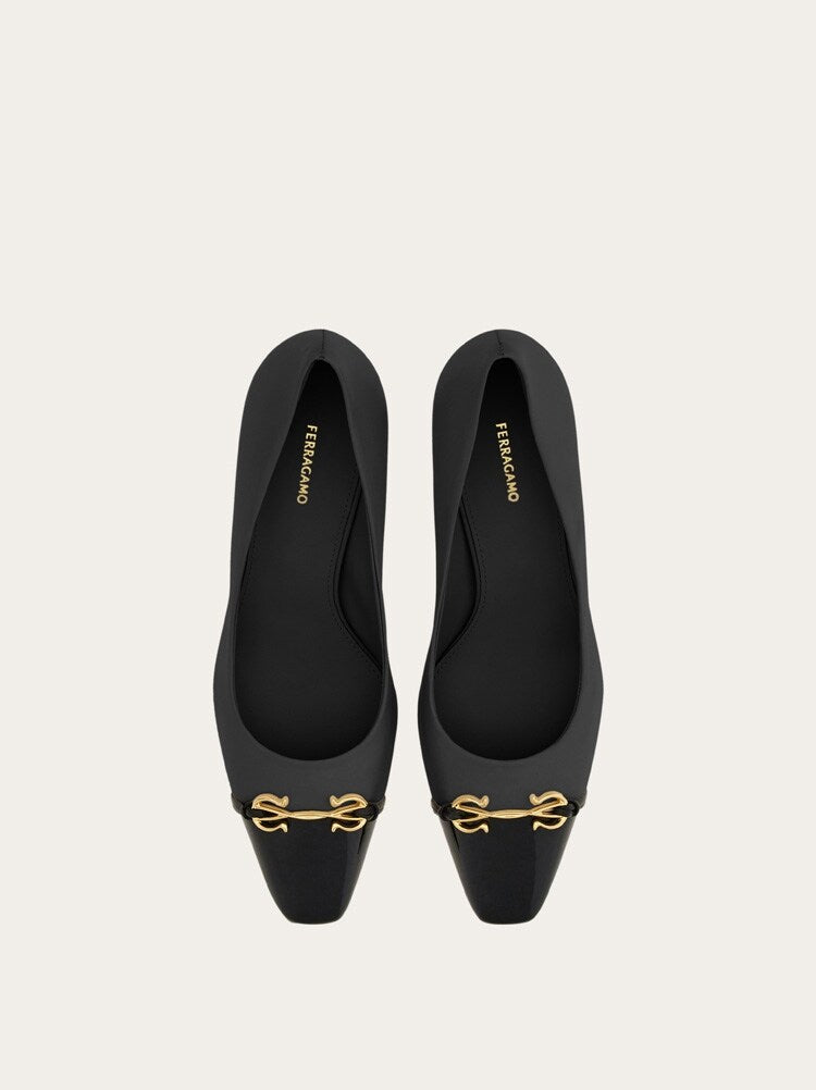 FERRAGAMO WOMEN'S BLACK CALF LEATHER PUMPS