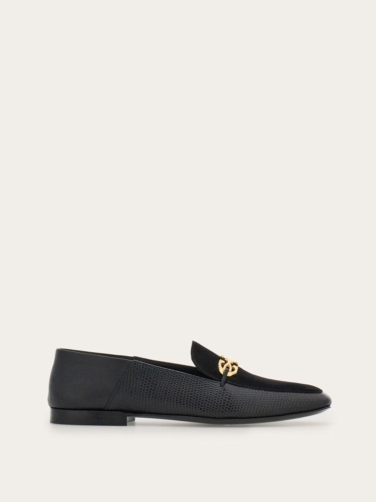 FERRAGAMO WOMEN'S BLACK LEATHER LOAFER SHOES