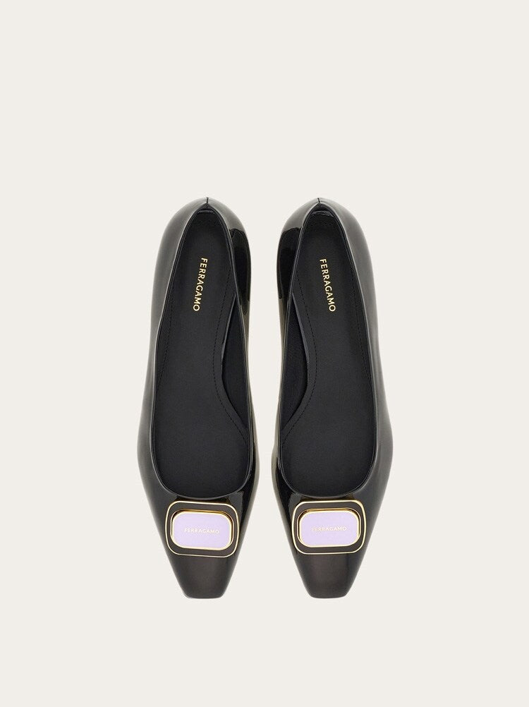 FERRAGAMO WOMEN'S BLACK PATENT LEATHER SHOES
