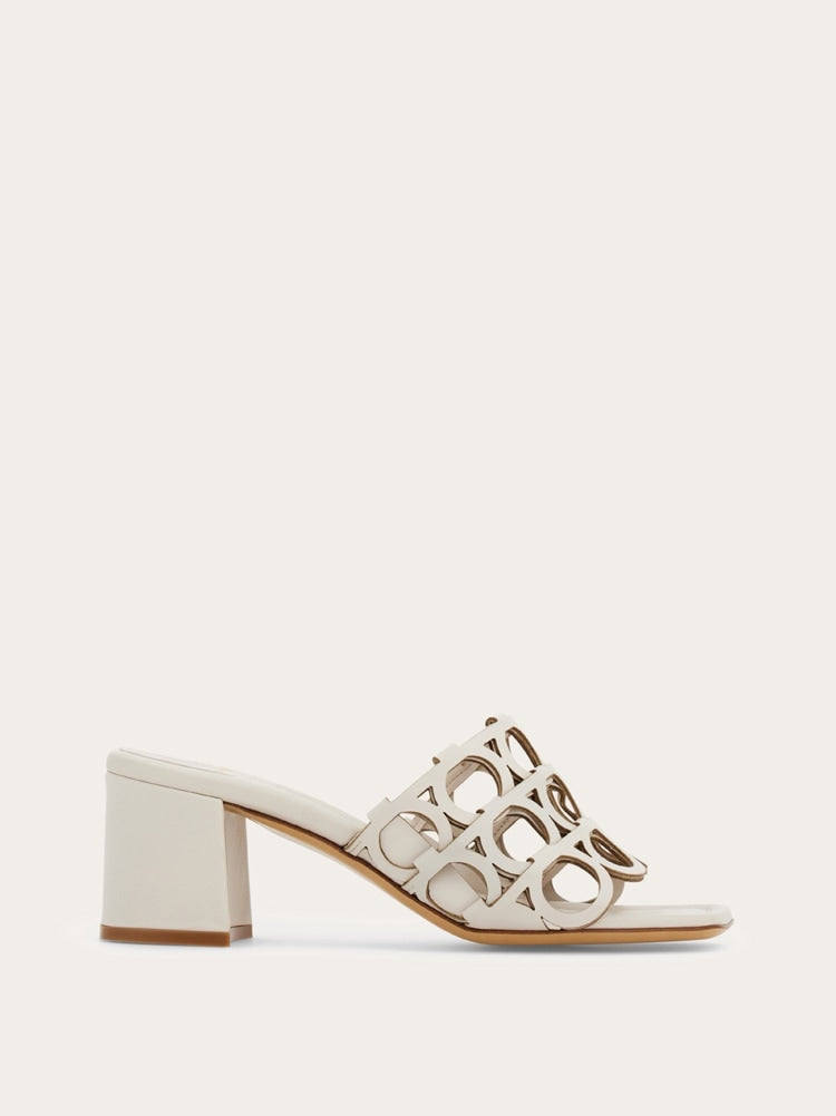 FERRAGAMO WOMEN'S OFF WHITE LEATHER HEELED SHOE