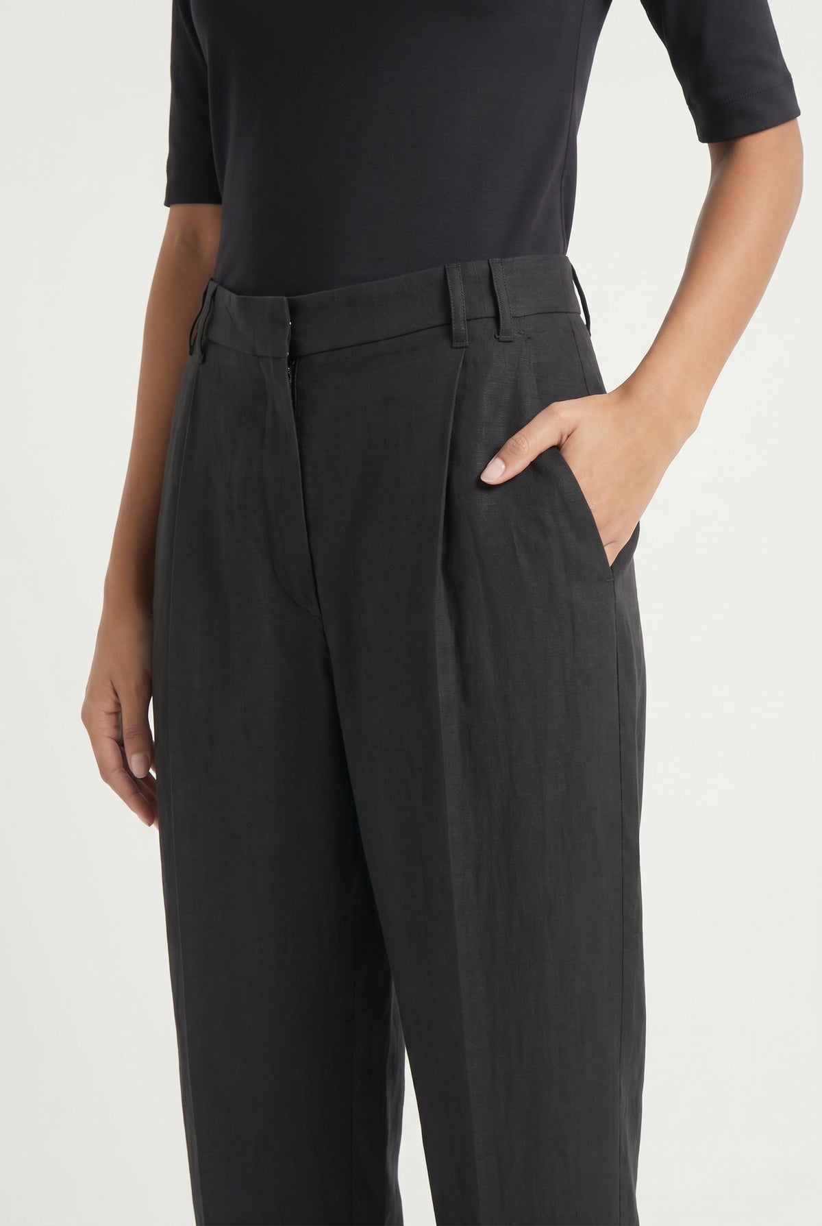 BRUNELLO CUCINELLI WOMEN'S BLACK RELAXED LINEN TROUSERS