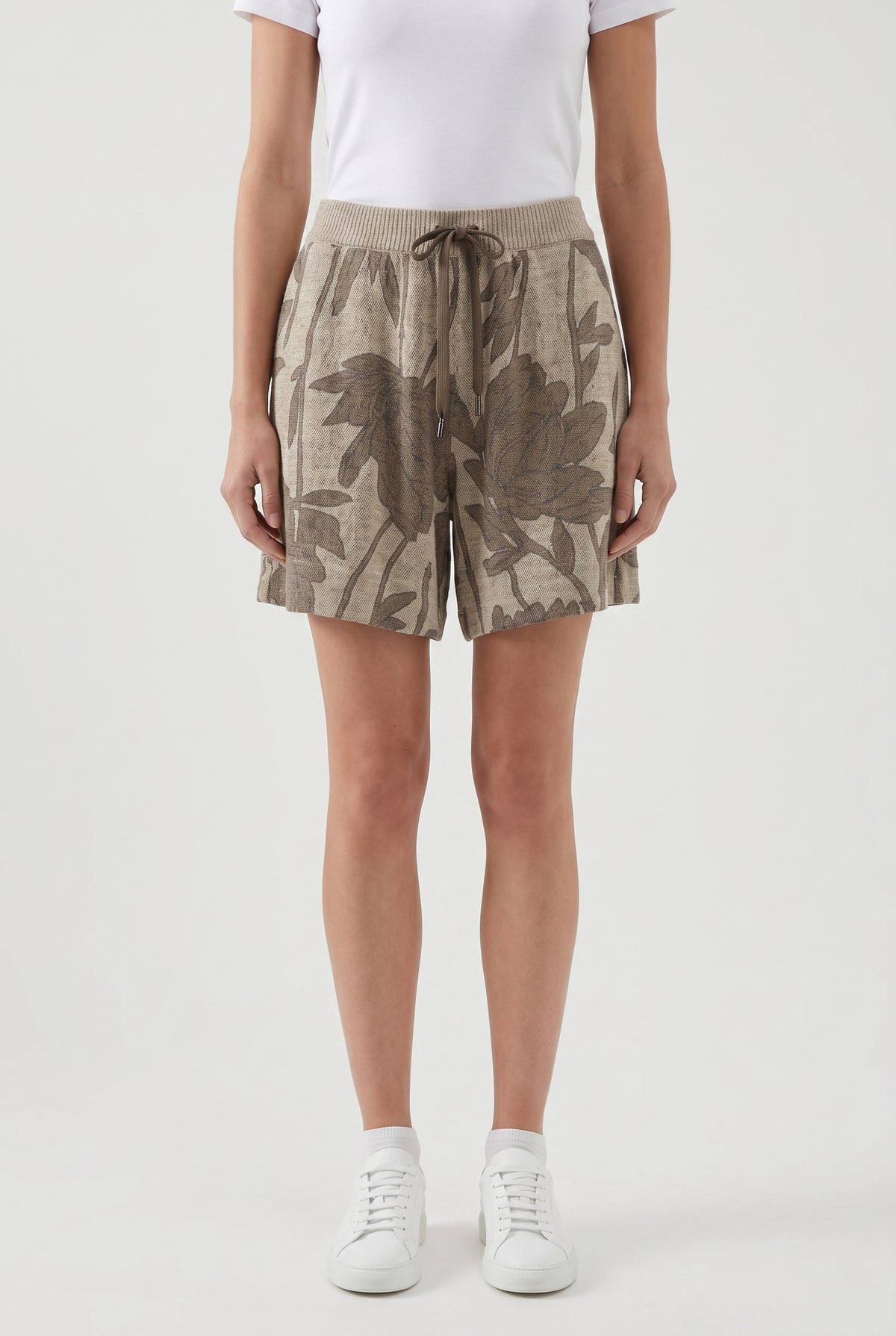 BRUNELLO CUCINELLI WOMEN'S BEIGE LINEN SILK SHORTS