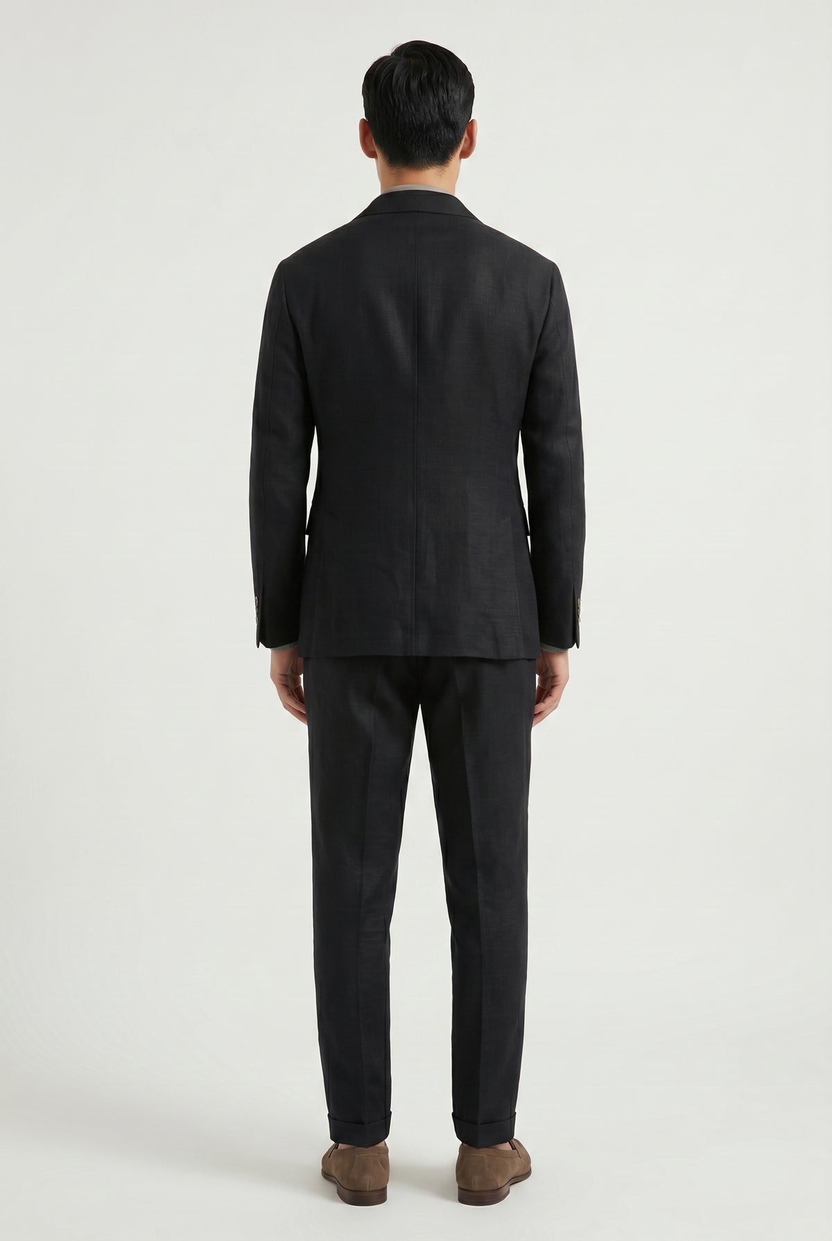 BRUNELLO CUCINELLI MEN'S BLACK WOOL LINEN SUIT