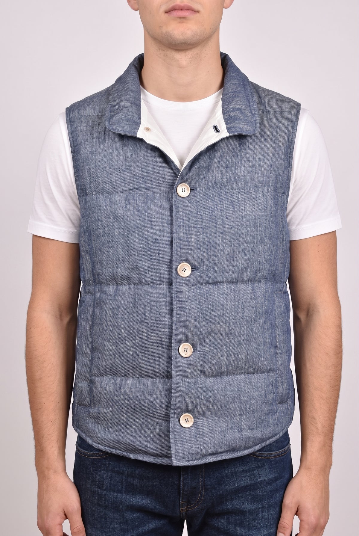 BRUNELLO CUCINELLI MEN'S BLUE LINEN BUTTON DOWN VEST