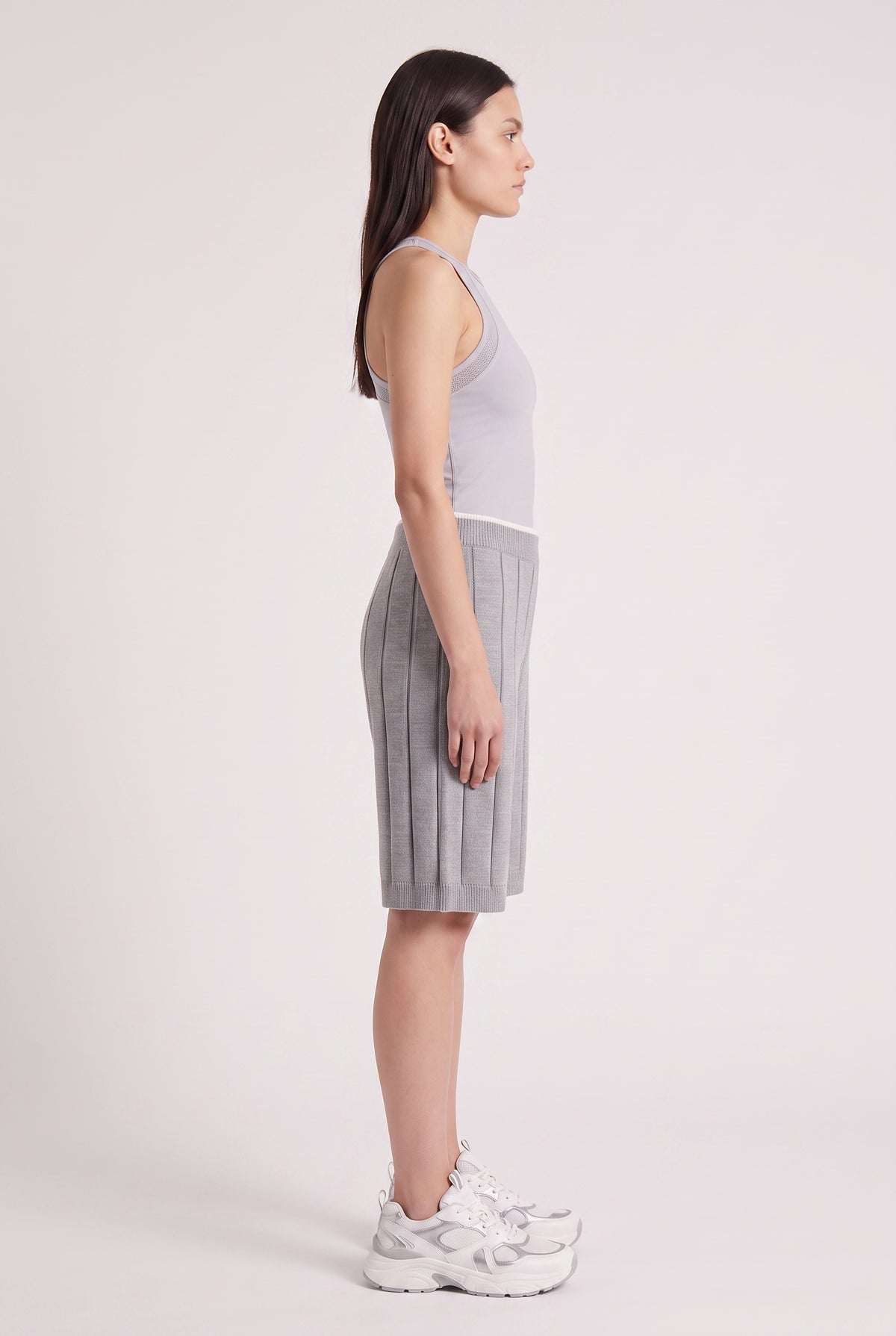 BRUNELLO CUCINELLI WOMEN'S LIGHT GREY RIBBED COTTON SHORTS