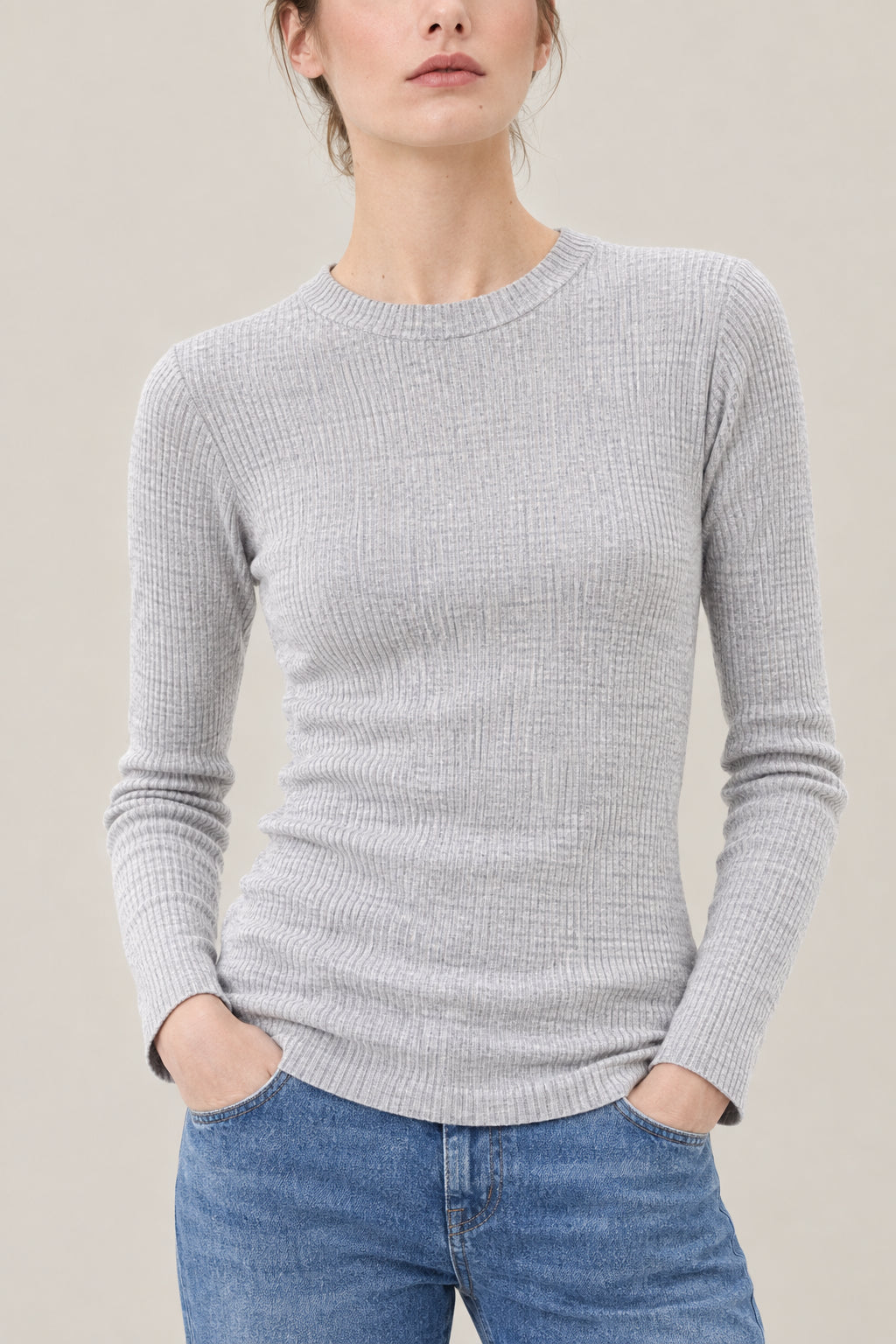 BRUNELLO CUCINELLI WOMEN'S LIGHT GREY WOOL RIBBED CREWNECK SWEATER