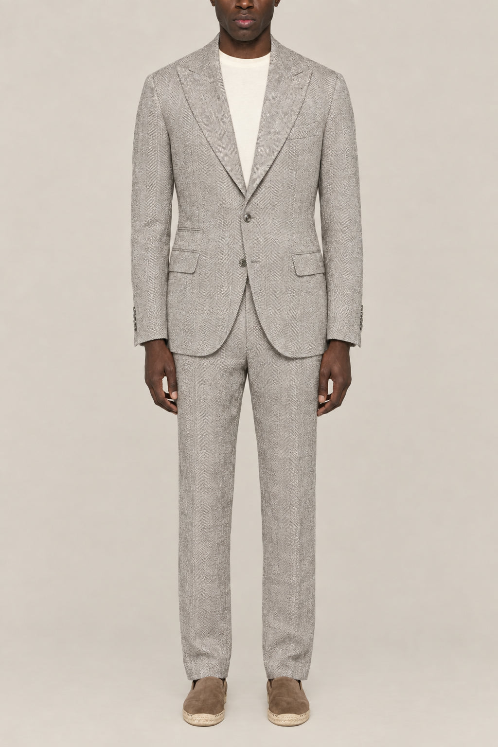 BRUNELLO CUCINELLI MEN'S GRAY SILK LINEN TAILORED SUIT