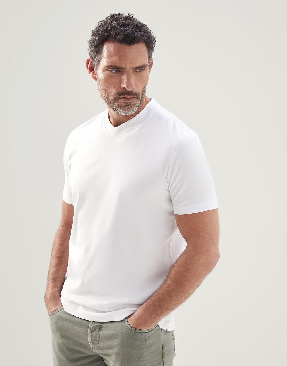 BRUNELLO CUCINELLI MEN'S OPTICAL WHITE SHORT SLEEVE V NECK SHIRT