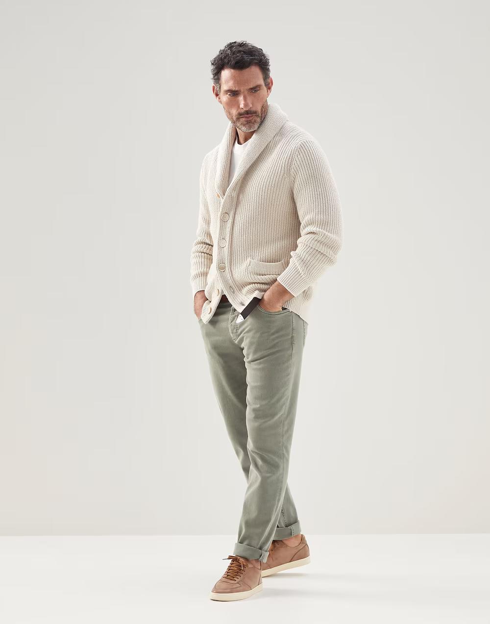 BRUNELLO CUCINELLI MEN'S OPTICAL WHITE SHORT SLEEVE V NECK SHIRT