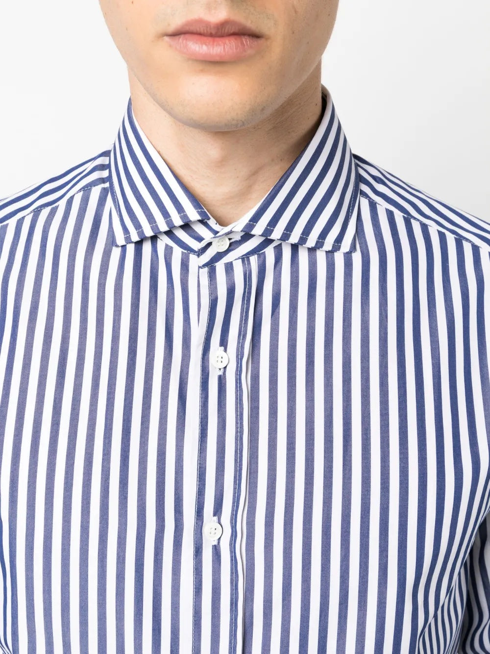 BRUNELLO CUCINELLI MEN'S BLUE WHITE STRIPED COTTON SHIRT