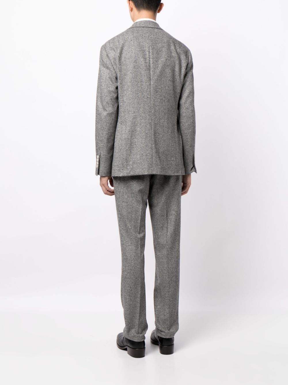 BRUNELLO CUCINELLI MEN'S MEDIUM GREY HERRINGBONE SUIT