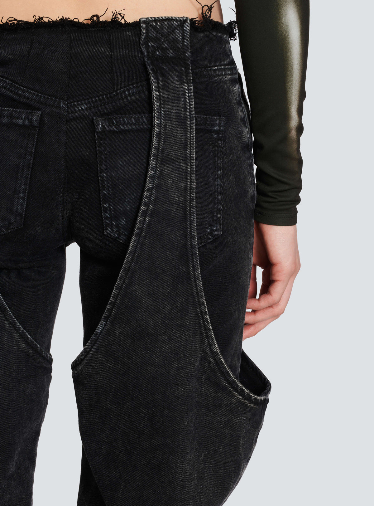BALMAIN WOMEN'S BLACK ACID WASH GARTER CUT JEANS