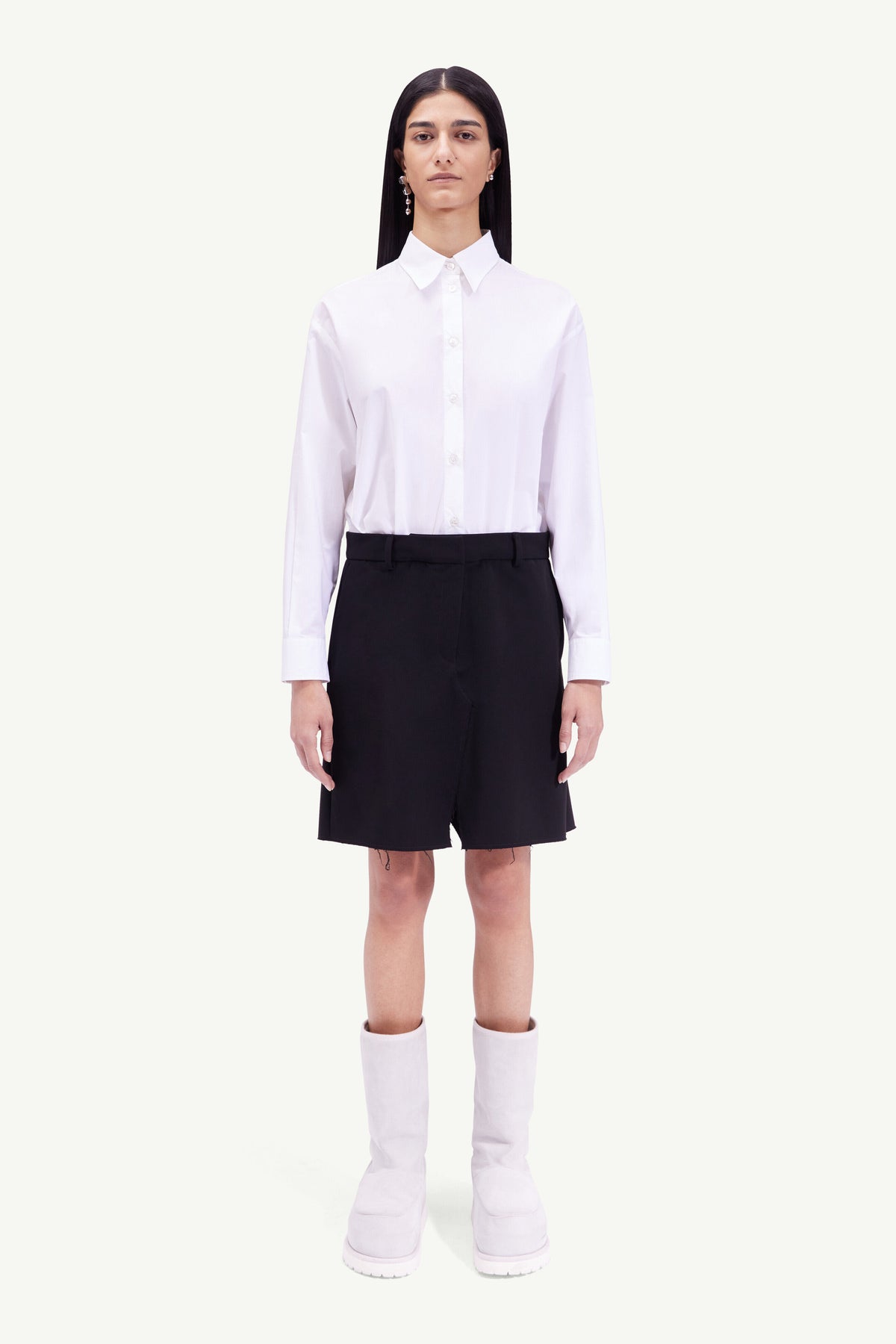 MAISON MARGIELA WOMEN'S WHITE SHIRT AND BLACK SHORTS ENSEMBLE